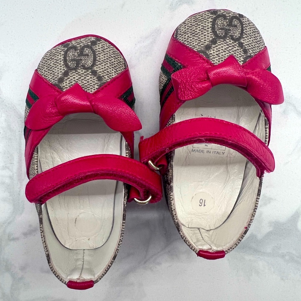 Gucci baby crib shoes 0-6 mo